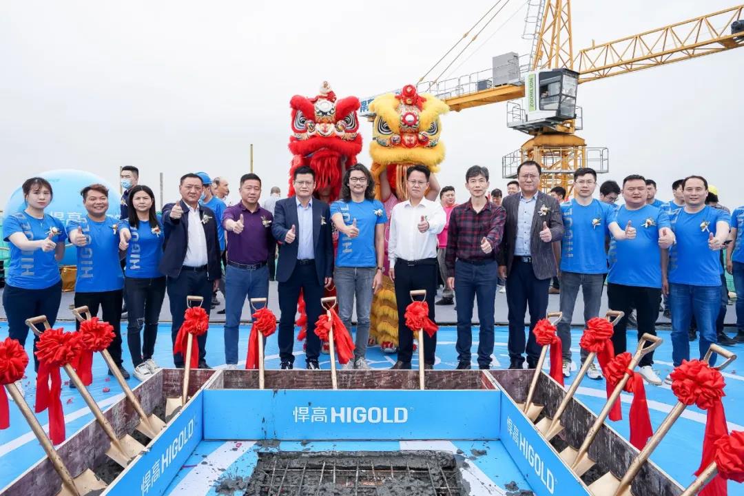 见证传奇诞生时刻丨k8凯发集团星际总部大楼顺利平顶